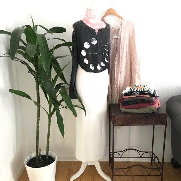 Welcome To My Closet 🤎 - Picture 2 of 16